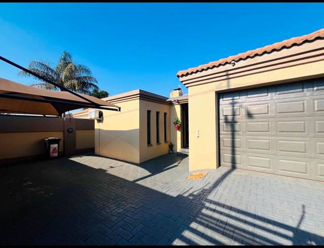 3 BEDROOM HOUSE FOR SALE IN NEW STATE AREA